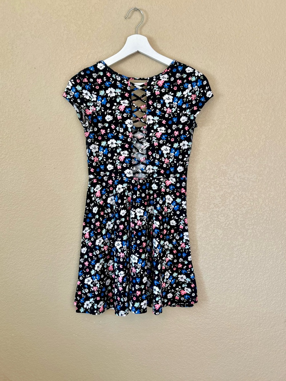 Aeropostale Black Floral Lace-Up Skater Mini Dress Size M Summer Fitted Coquette - Picture 6 of 9
